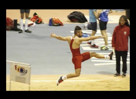 Imagen de El atleta torrevejense Juan Manuel Soto, campeón autonómico en salto de longitud