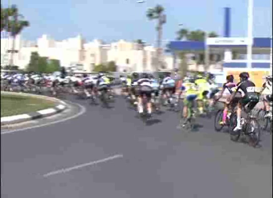 Imagen de Arranca desde Torrevieja la Vuelta Ciclista a Alicante con alrededor de 200 participantes