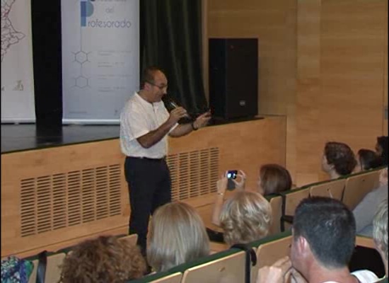 Imagen de Torrevieja cierra el programa de conferencias sobre competencias emocionales del profesorado
