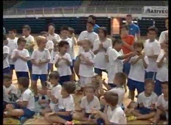 Imagen de Alrededor de 80 niños participan en el Campus Fútbol Sala Verano 2015