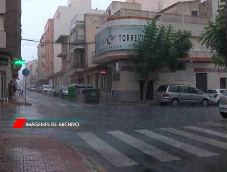 Imagen de La tormenta deja más de 43 litros por metro cuadrado en Torrevieja