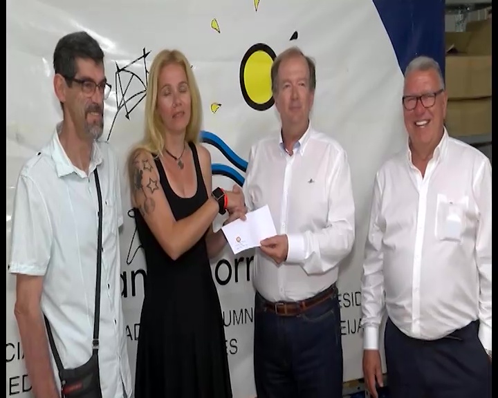 Imagen de Rotary Club Torrevieja entregó un cheque solidario por valor de 1.000 euros a APANEE