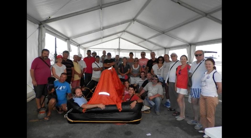 Imagen de Marina Internacional realizó un Taller de seguridad y salvamento manejo de balsa salvavidas