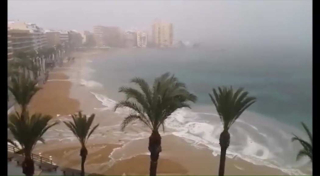 Imagen de Una fuerte tormenta deja 15 l/m2 en pocos minutos