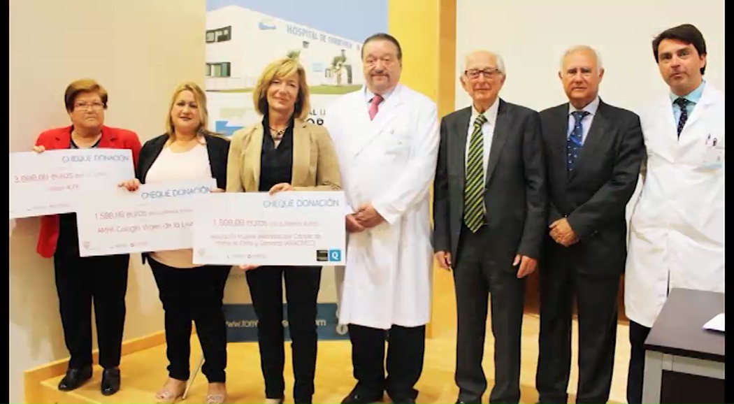 Imagen de Los hospitales de Torrevieja y Vinalopó donan 6000 euros a asociaciones