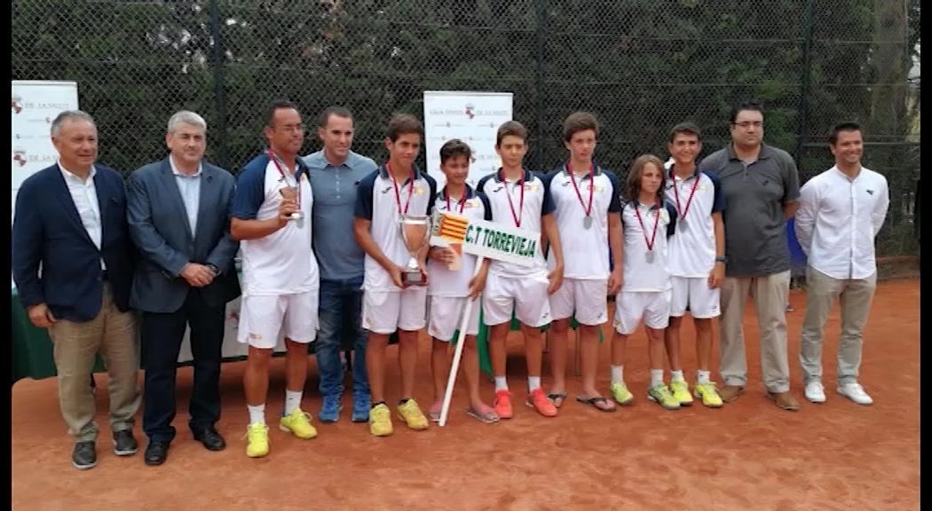 Imagen de El club de tenis Torrevieja tercer clasificado en el Campeonato de España infantil por equipos