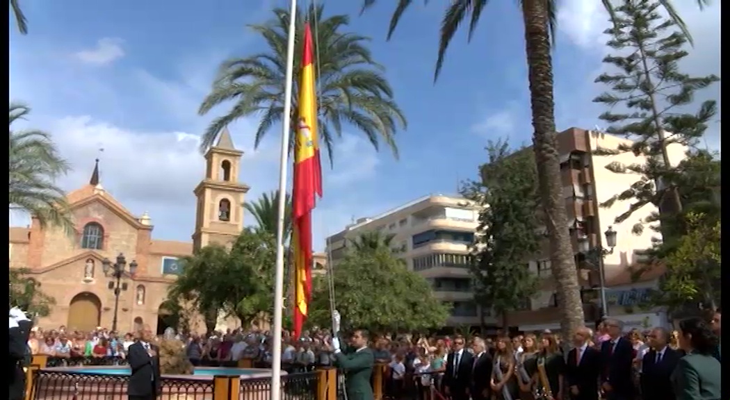 Imagen de El izado de bandera de la Guardia Civil el 12 de octubre se traslada de la Plaza al Cuartel