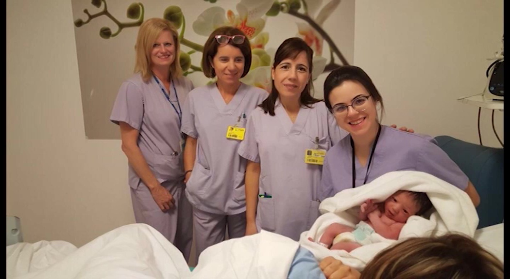 Imagen de El Hospital Universitario de Torrevieja recibe al primer bebé del año