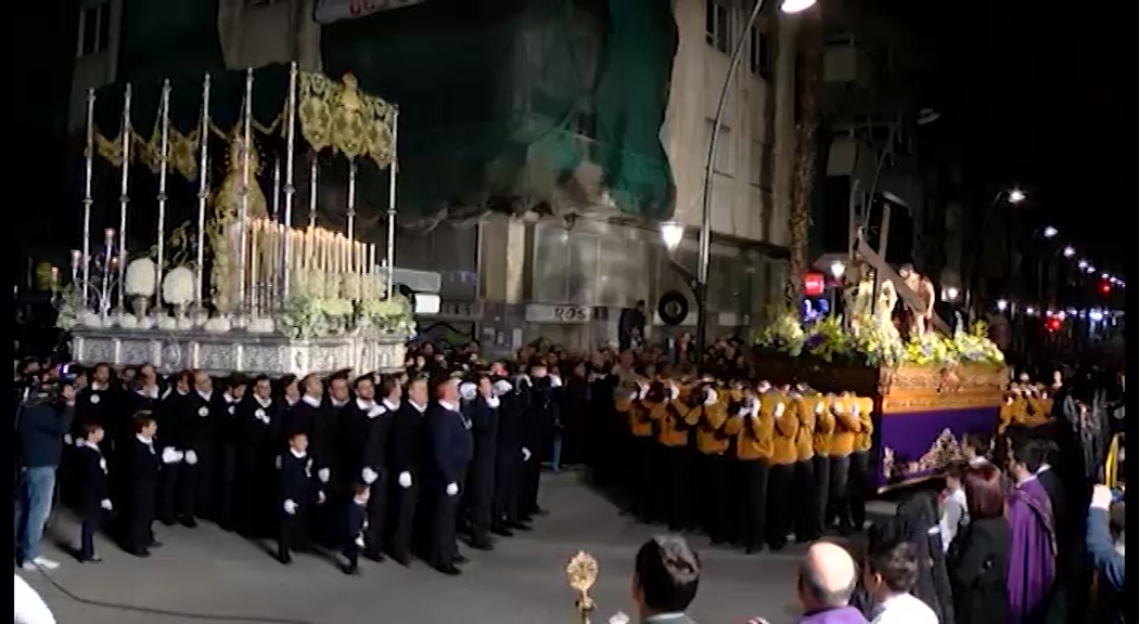 Imagen de Encuentro en la Vía Dolorosa con La Esperanza y Jesús de la Caída