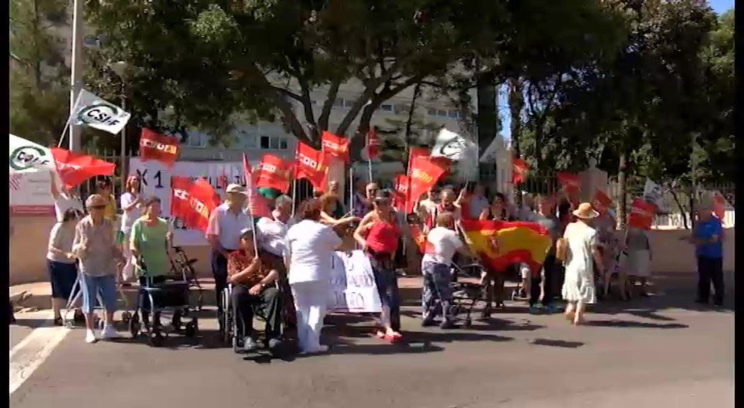 Imagen de Nuevas protestas por la falta de médicos en la Residencia de Ancianos de Torrevieja