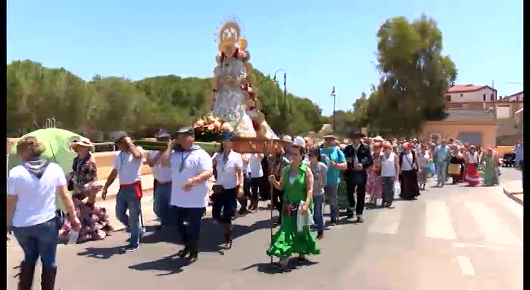 Imagen de La Virgen del Rocío recorre las calles de Torrevieja