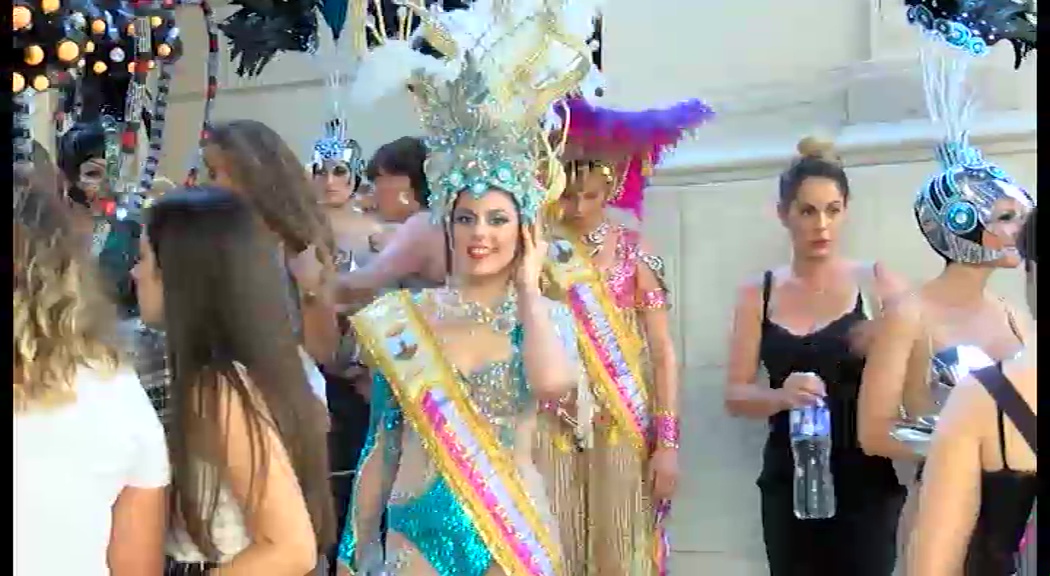 Imagen de Torrevieja presente un año más en el desfile folclórico internacional de Alicante