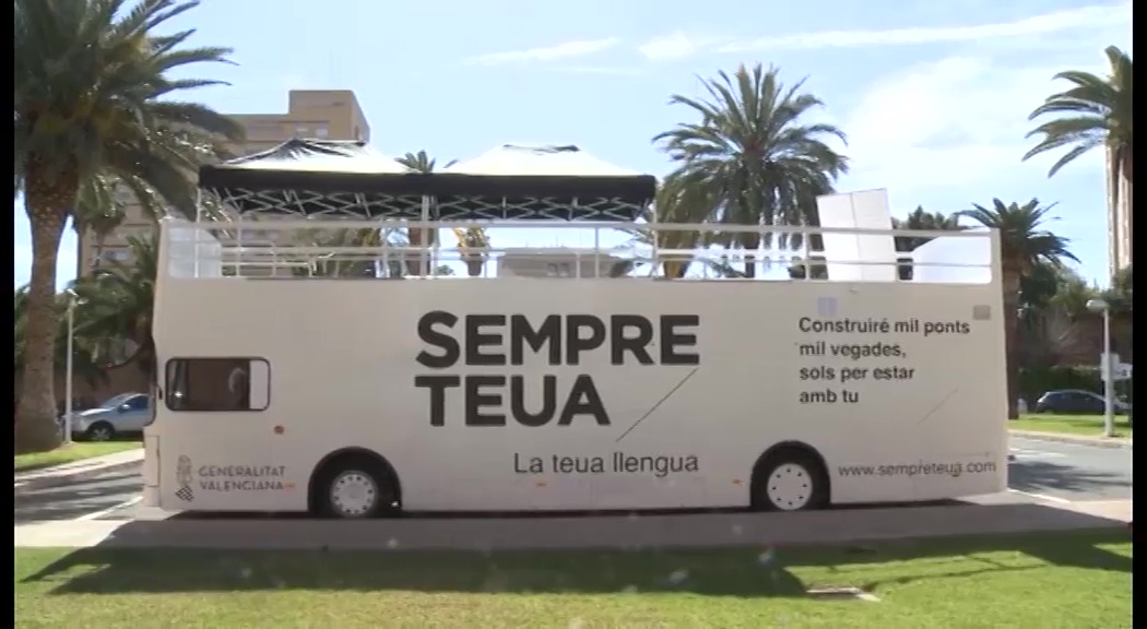 Imagen de El Autobús de promoción del valenciano de GV llegará a Torrevieja en noviembre