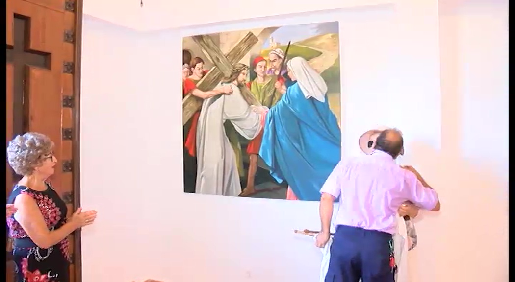 Imagen de Donan un cuadro a la Hermandad Virgen del Rocío en el primer día de puertas abiertas