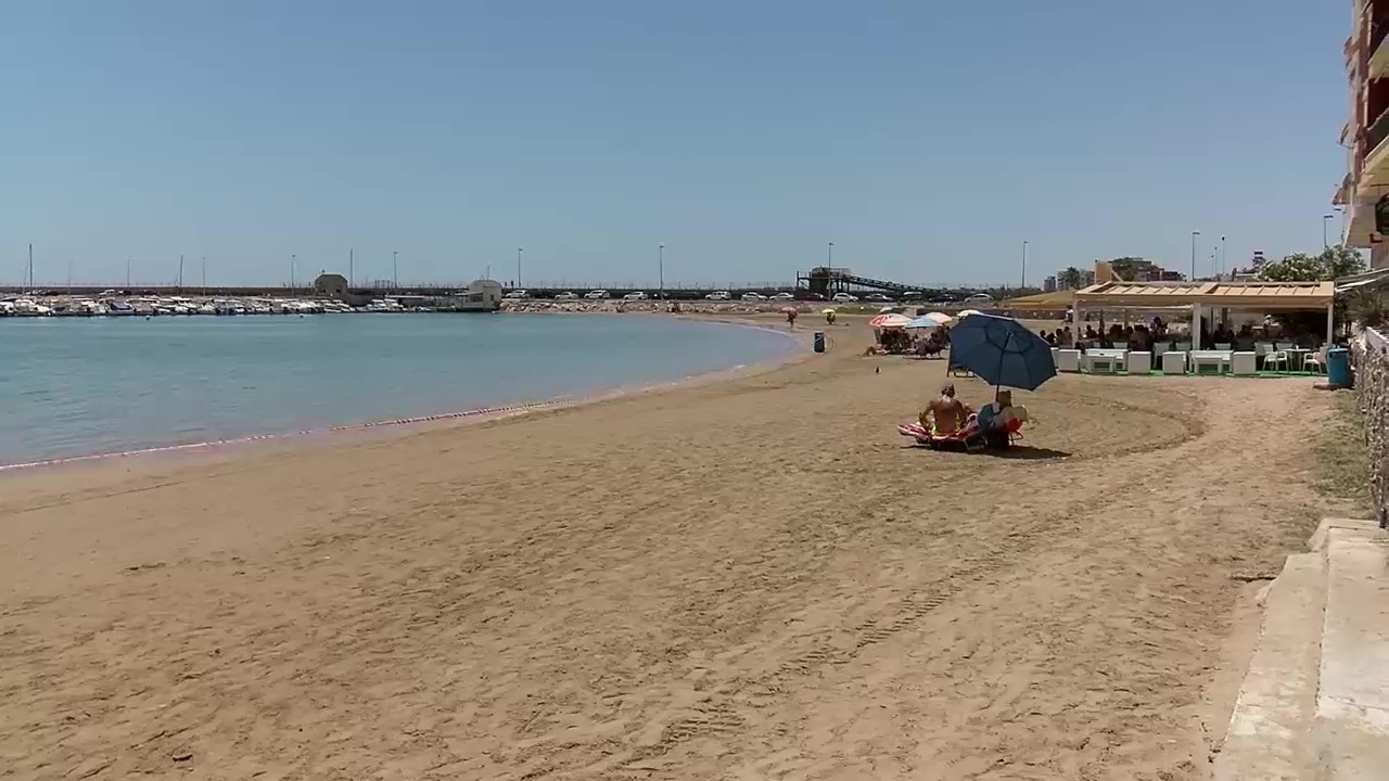 Imagen de Continúa cerrada la playa del Acequión por un vertido de aguas fecales