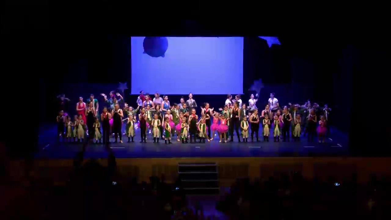 Imagen de Una mágica gala de Navidad protagonizada por la Academia de danza de Lola Morales y Arantxa Blanco