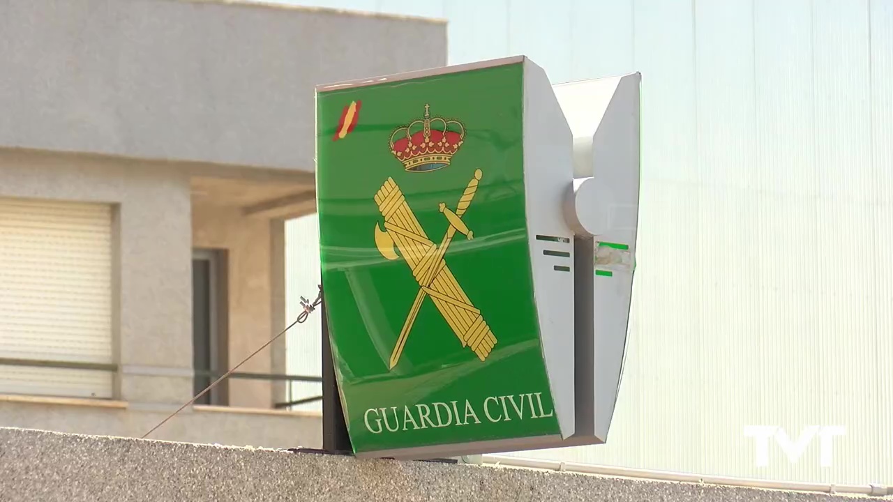 Imagen de La Guardia Civil inspecciona un bar en Torrevieja que continuaba con su actividad