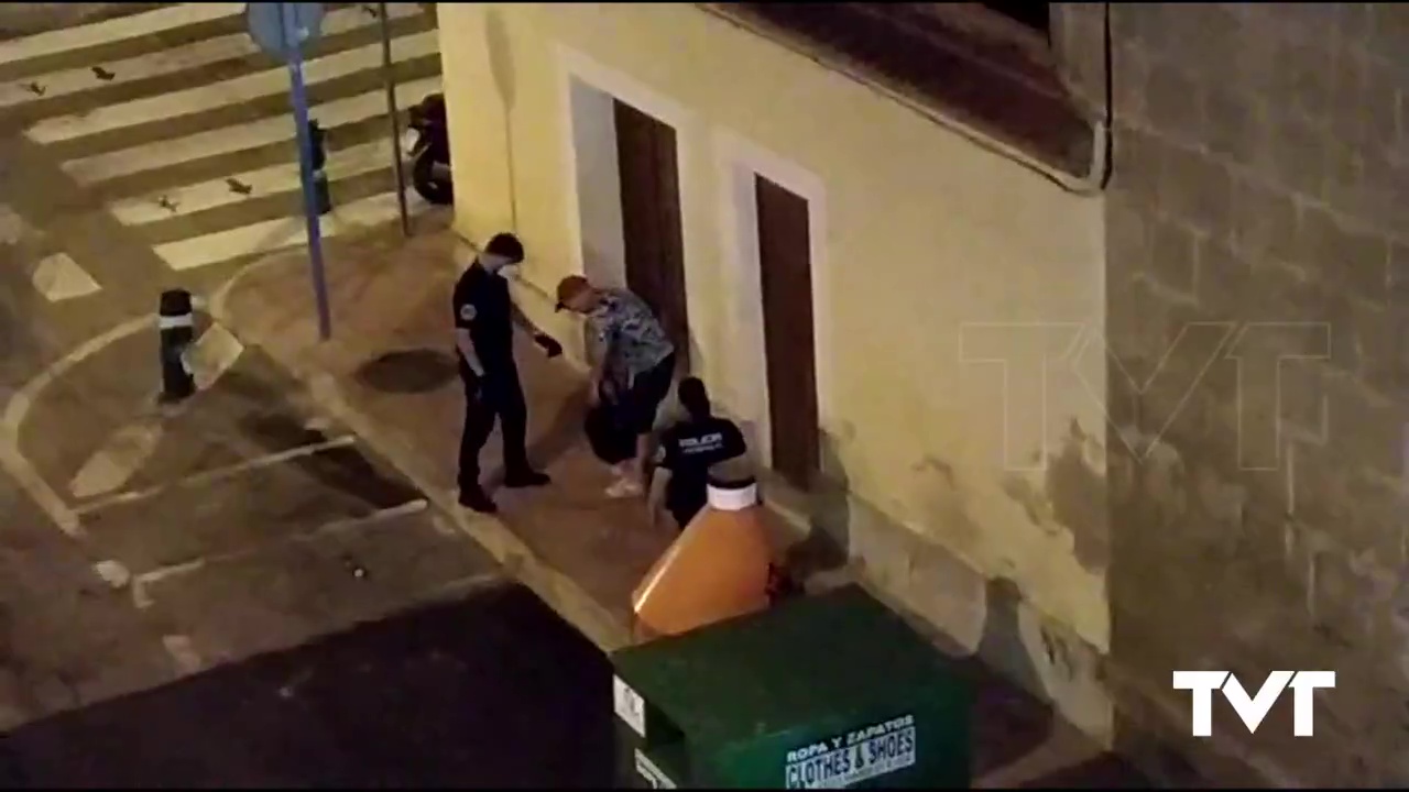 Imagen de La Policía Local sorprende a un hombre entrando a la Parroquia de la Inmaculada por la noche