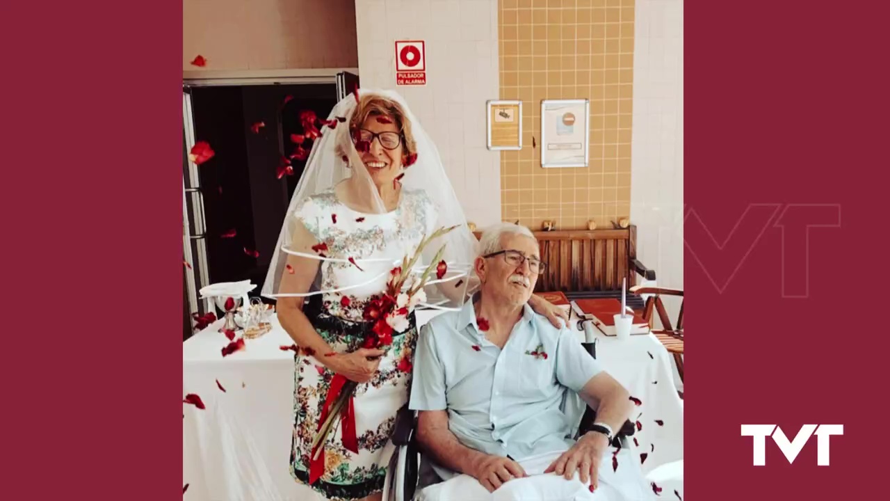 Imagen de Eugenio y María «se casan» en el Hospital de Torrevieja