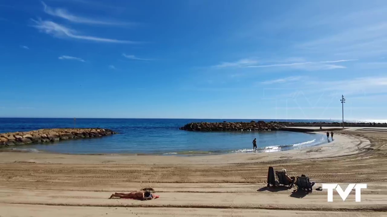 Imagen de Las altas temperaturas en Torrevieja invitan a disfrutar de las playas