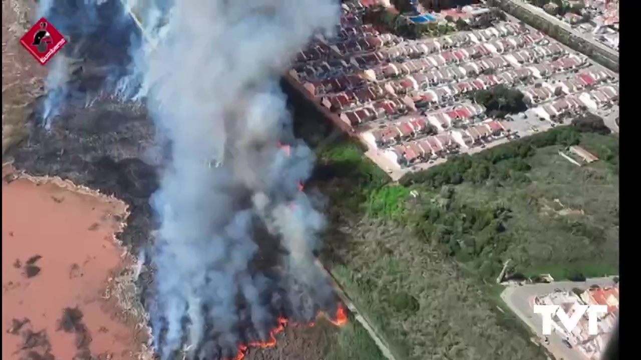 Imagen de Un incendio de grandes dimensiones arrasa 19,5 hectáreas del Parque Natural