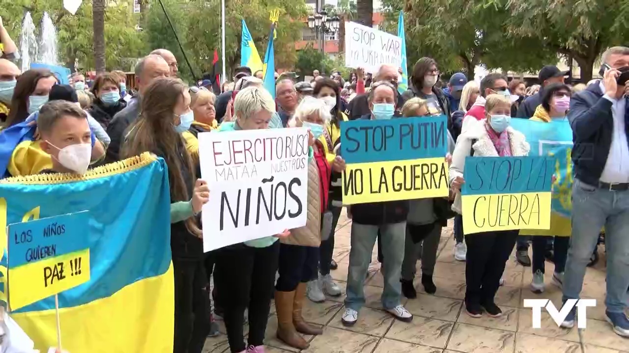 Imagen de Multitudinaria manifestación: los colores de Ucrania inundan Torrevieja por la Paz