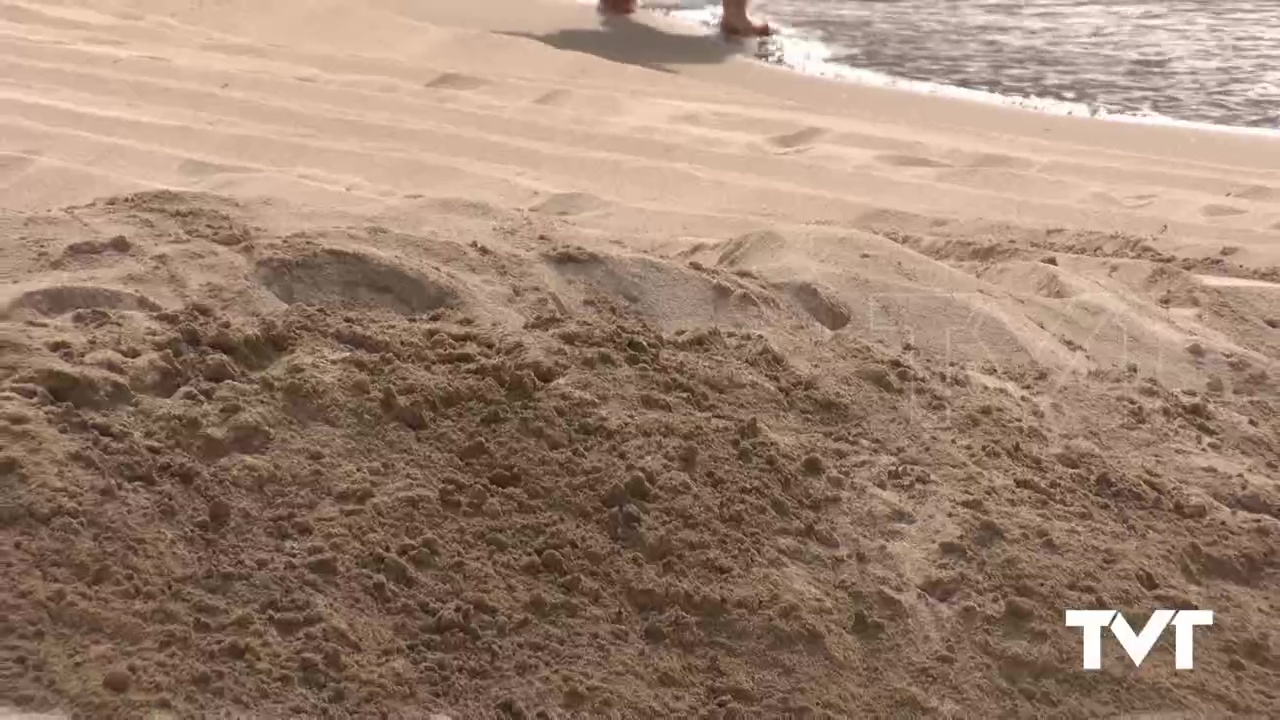 Imagen de MITECO actúa en la Playa de Los Locos con aporte de 2500 toneladas de arena