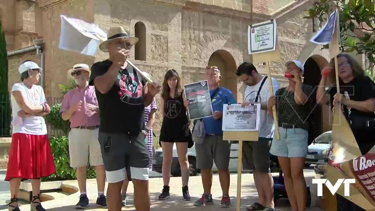 Imagen de Cerca de medio centenar de personas muestran su rechazo a la ordenanza de convivencia ciudadana