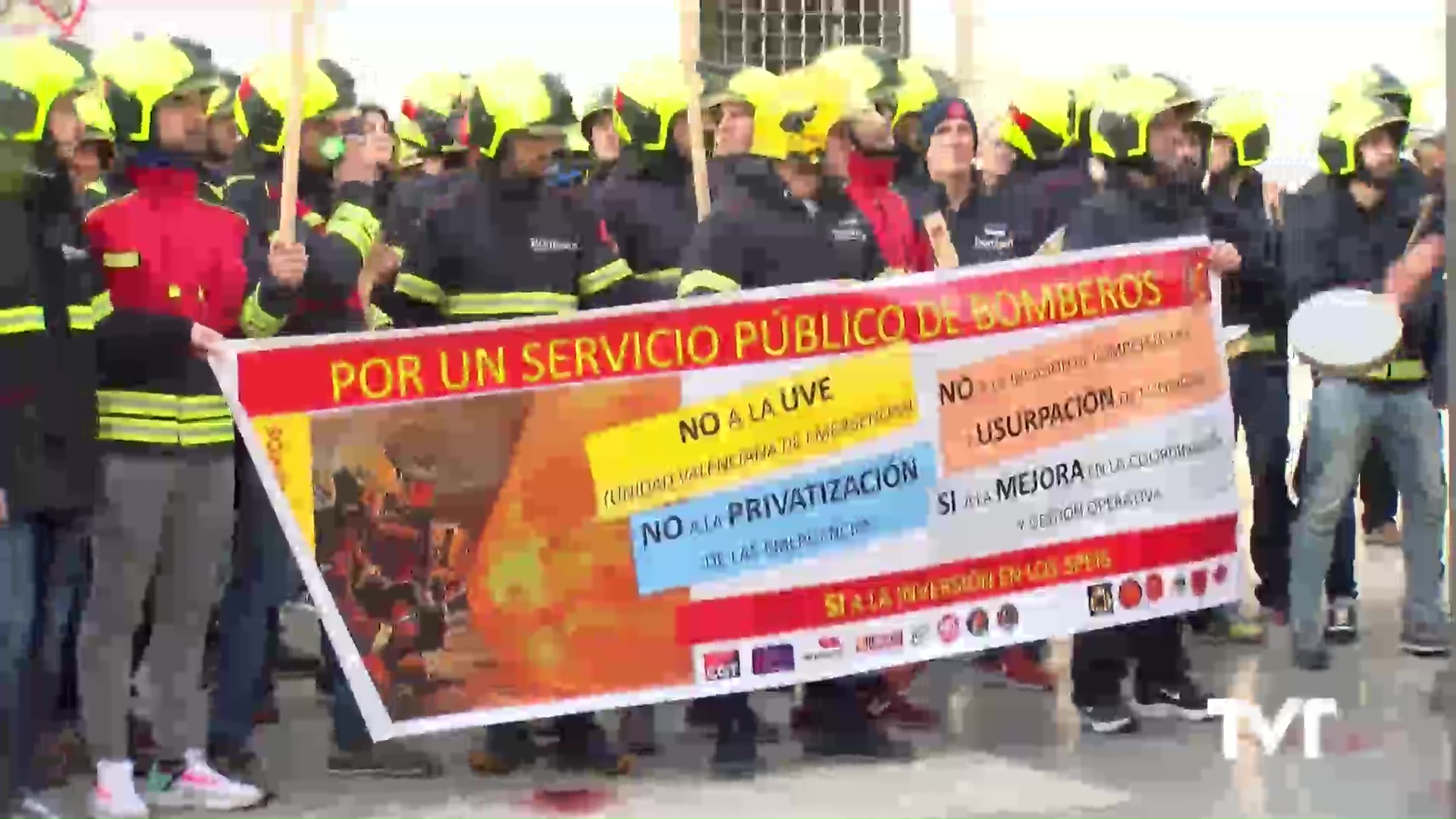 Imagen de Bomberos de la C.Valenciana se manifiestan por la aprobación de la Unidad Valenciana de Emergencias