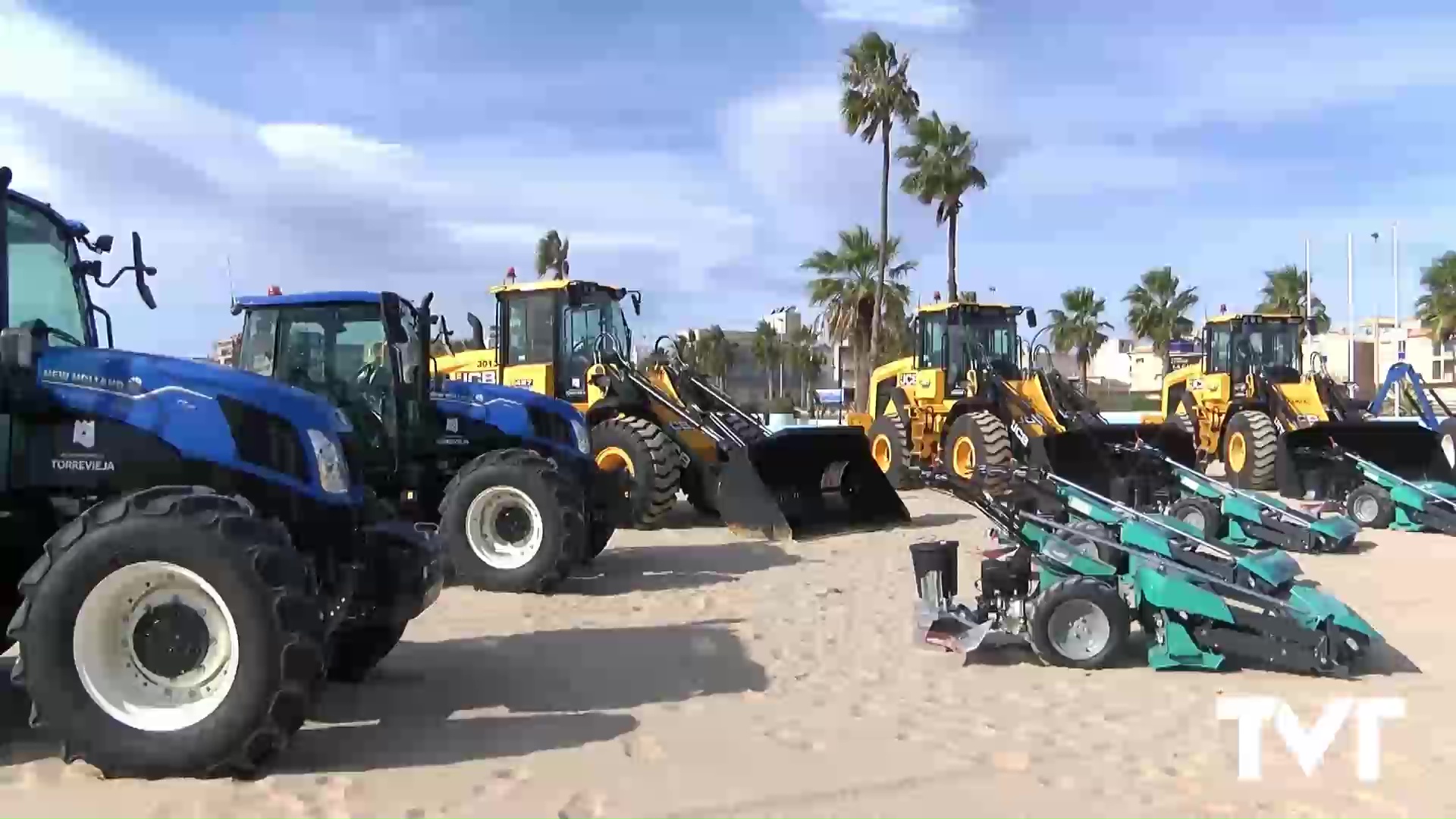 Imagen de La limpieza de playas incorpora 18 nuevos vehículos y maquinaria valorados en 3,5 millones de euros