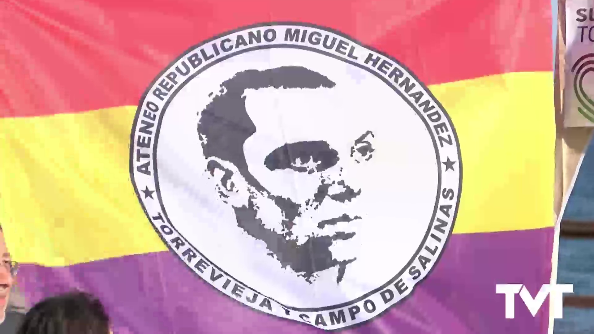 Imagen de IU, Podemos, Alter, PCPV y Torrevieja Tricolor celebran el 92 aniversario de la II República