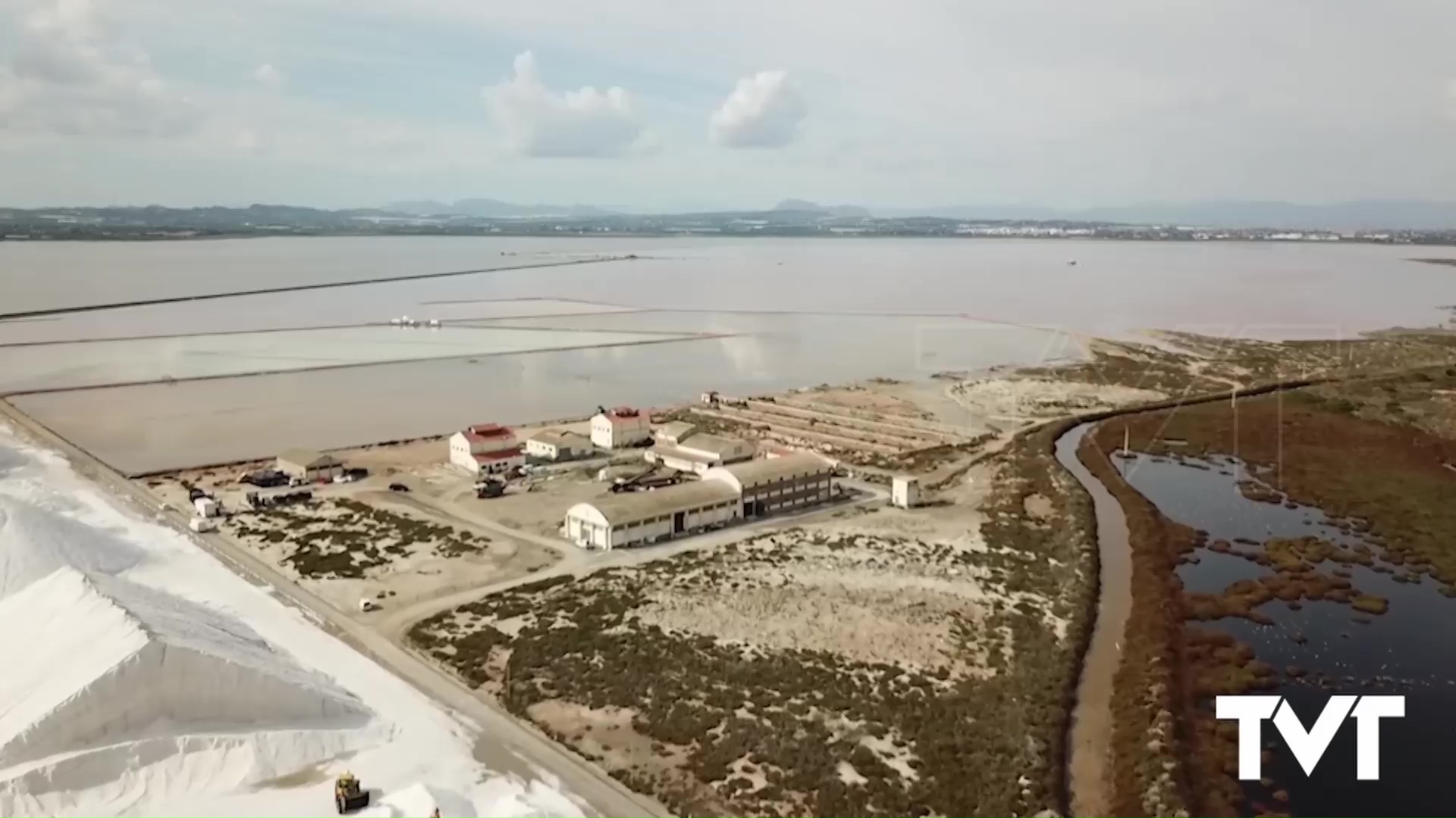 Imagen de El ayuntamiento debe decidir la fórmula jurídica de gestión de la zona de baños en Las Salinas