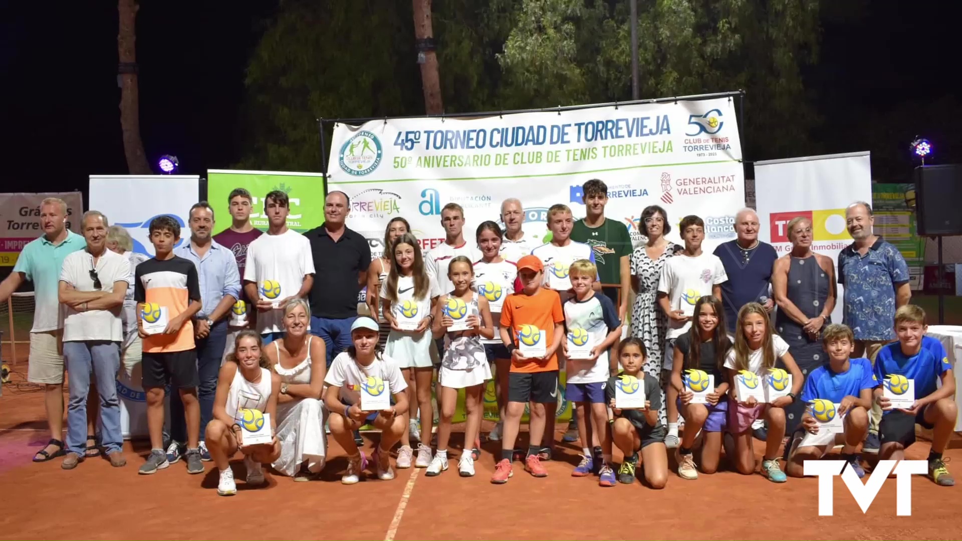 Imagen de Carlos Giménez y Esther López, ganadores absolutos del 45 Toreno de Tenis Ciudad de Torrevieja