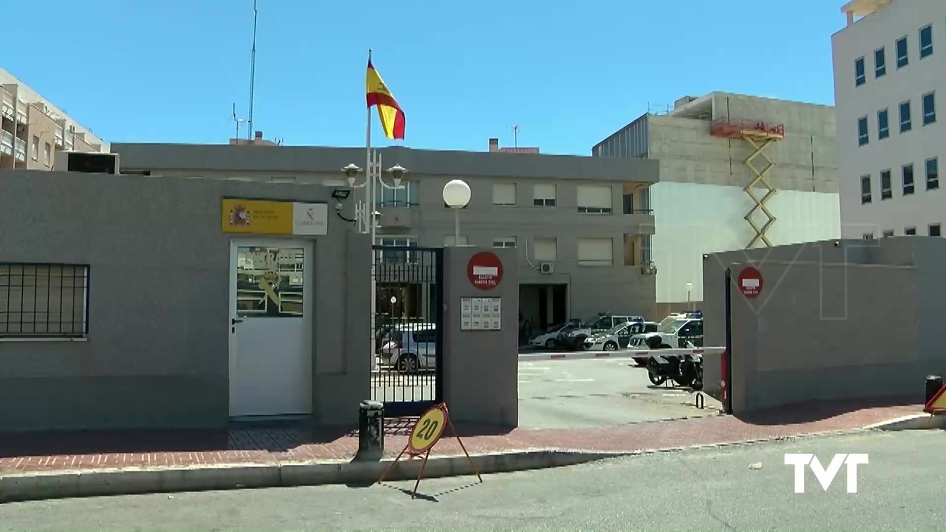 Imagen de La Guardia Civil ha retirado en Torrevieja más de 34.000 kilos de alimentos no aptos para el consumo