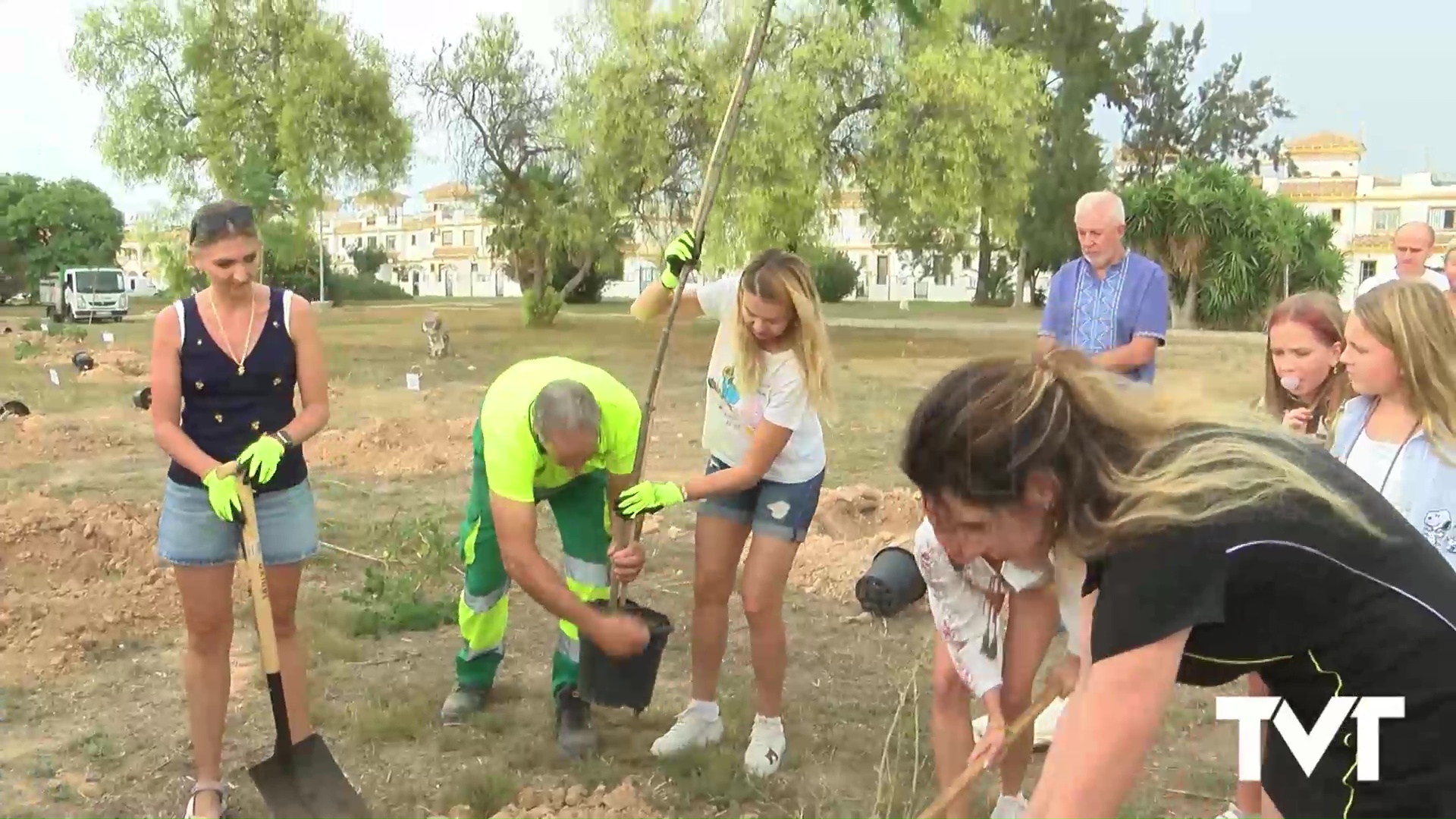 Imagen de Plantación de árboles por la hospitalidad del pueblo de Torrevieja hacia los ucranianos 