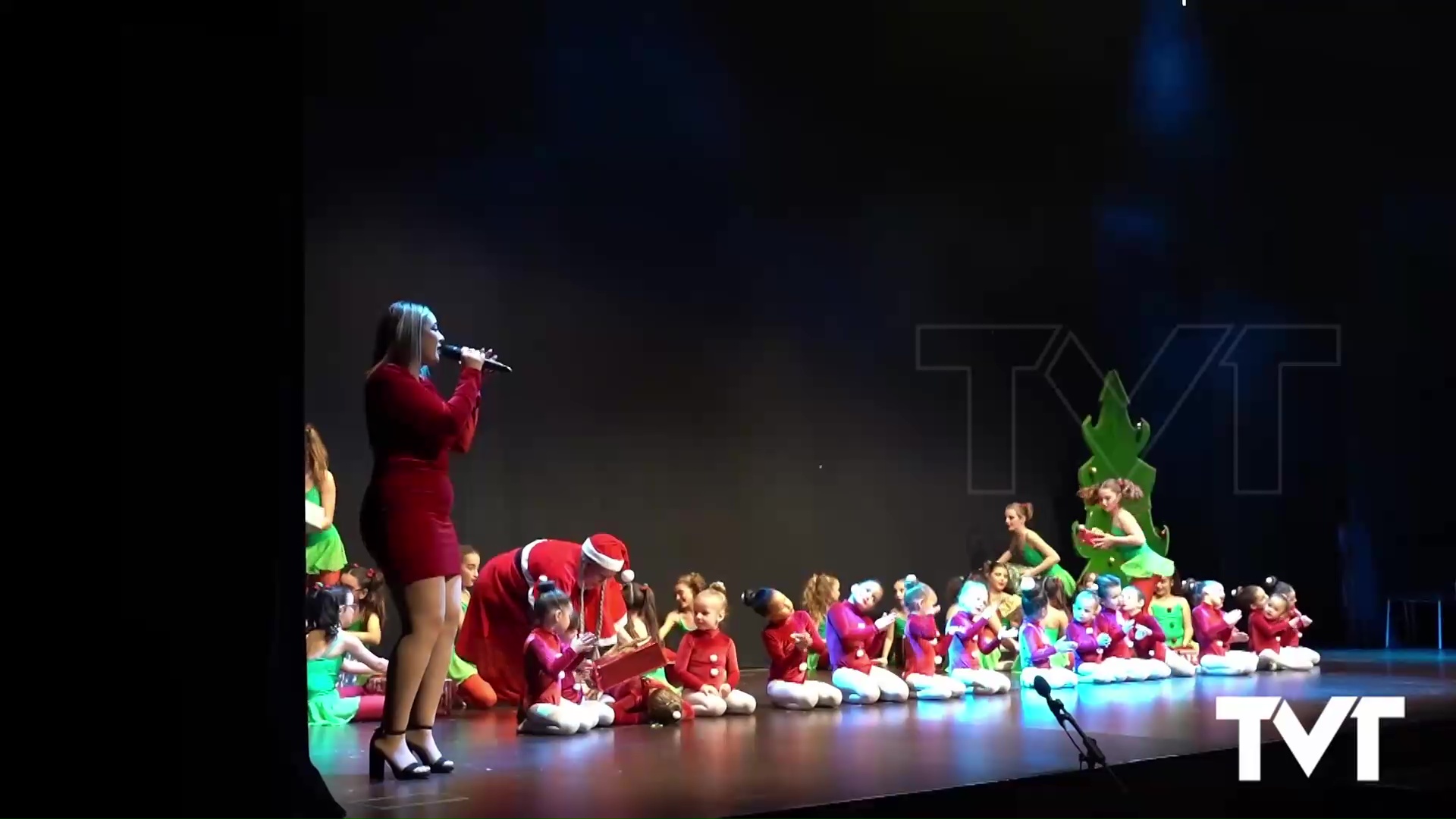 Imagen de La academia de danza Payas triunfa con el musical «Pesadilla antes de Navidad»