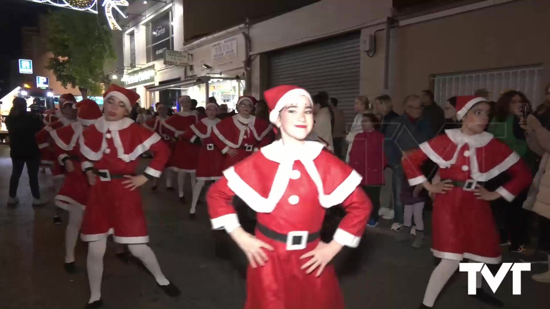 Imagen de Papá Noel llegó a Torrevieja en un mágico desfile 
