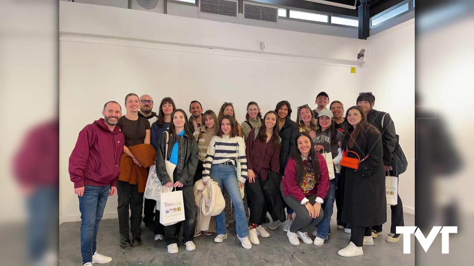 Imagen de Alumnos de la UA trabajan en el diseño de una exposición conmemorativa del 70 aniversario del Certamen Internacional de Habaneras y Polifonía 