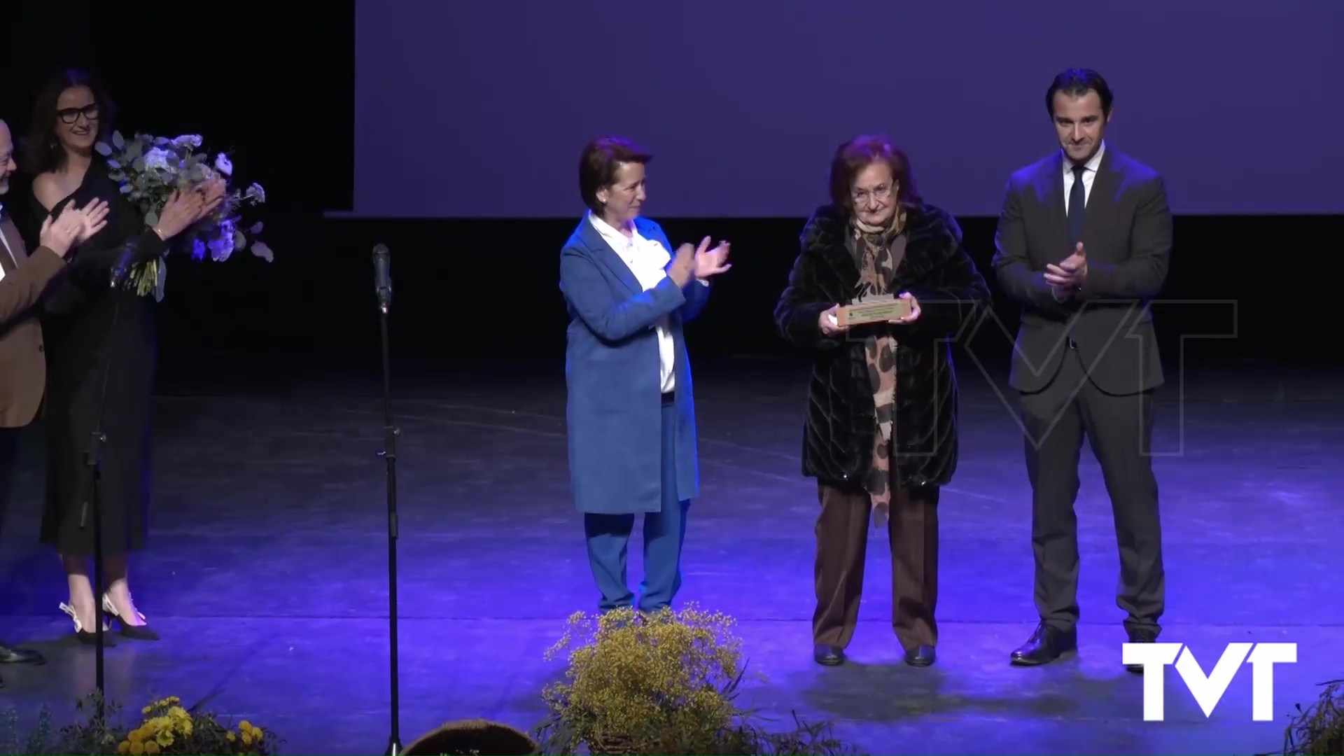 Imagen de Josefa Carmona Melgarejo recibe su merecido Premio Mujer 2024