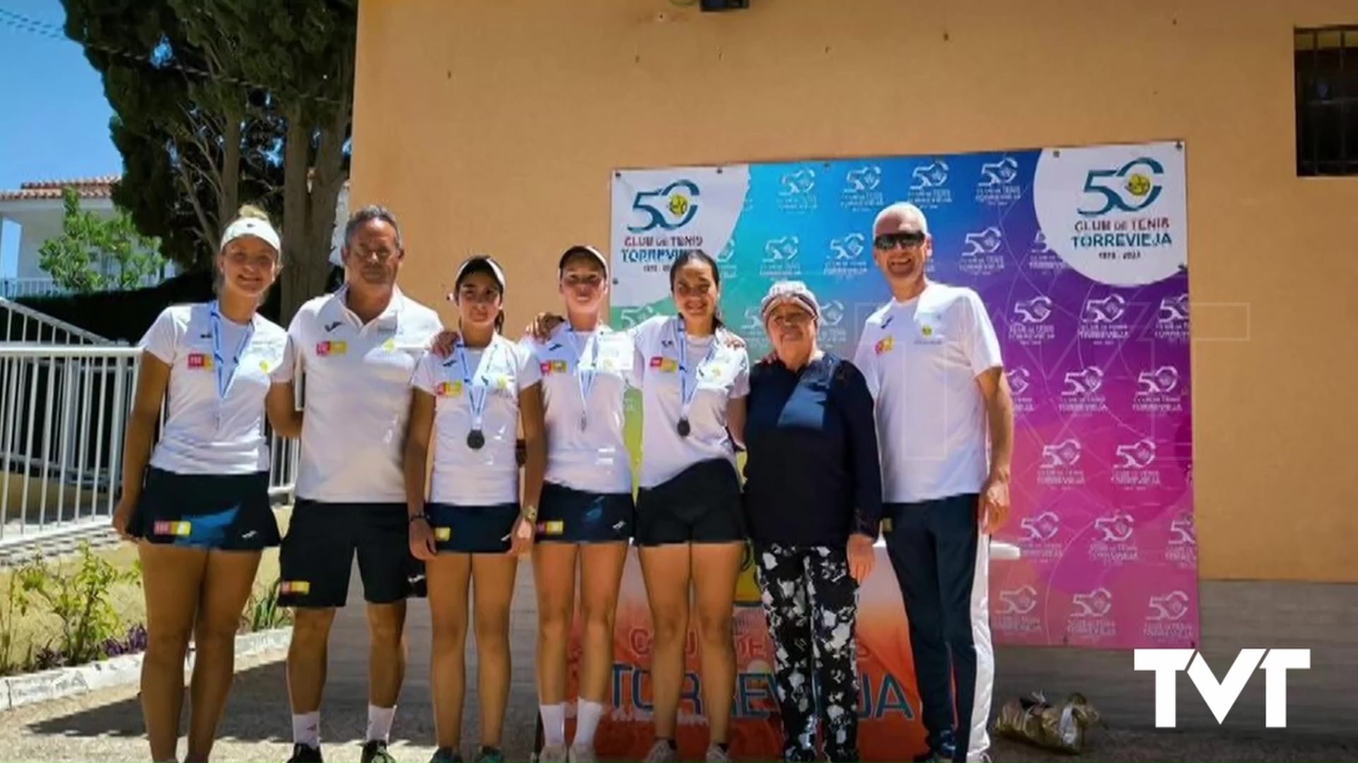 Imagen de El equipo infantil femenino del Club de Tenis Torrevieja se proclama subcampeón de la Comunidad Valenciana