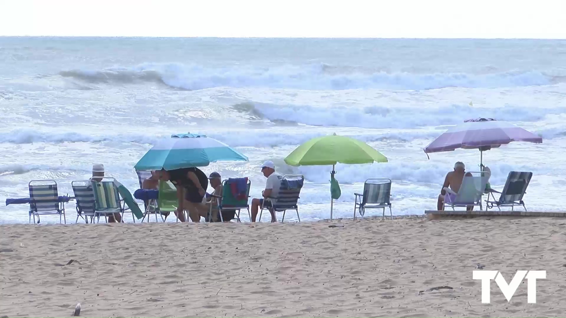Imagen de Una mujer de 72 años muere ahogada en la Playa de la Mata
