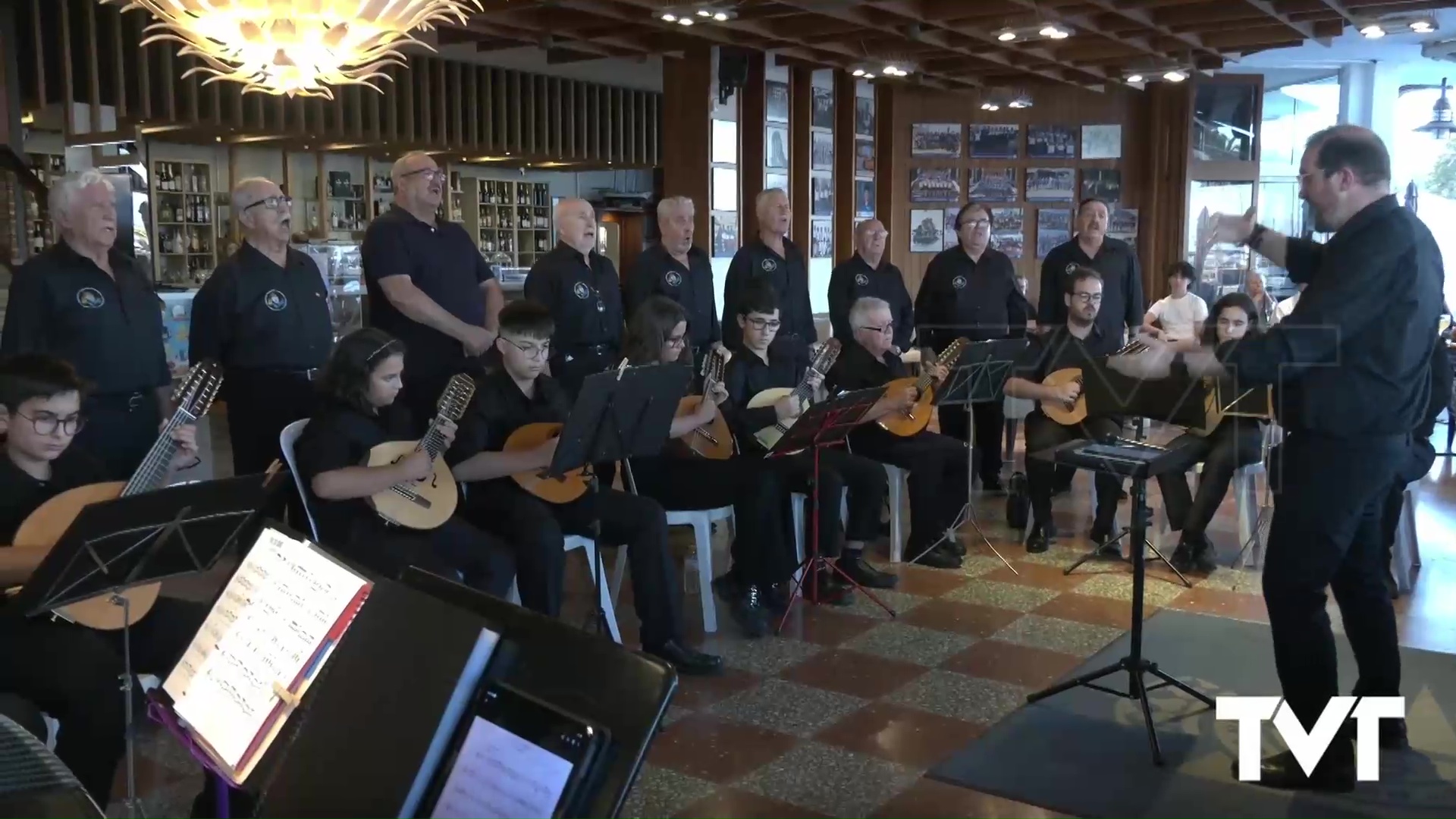 Imagen de Emocionante concierto «Con sabor a sal» del Coro y Orquesta Maestro Ricardo Lafuente en el Real Club Náutico de Torrevieja