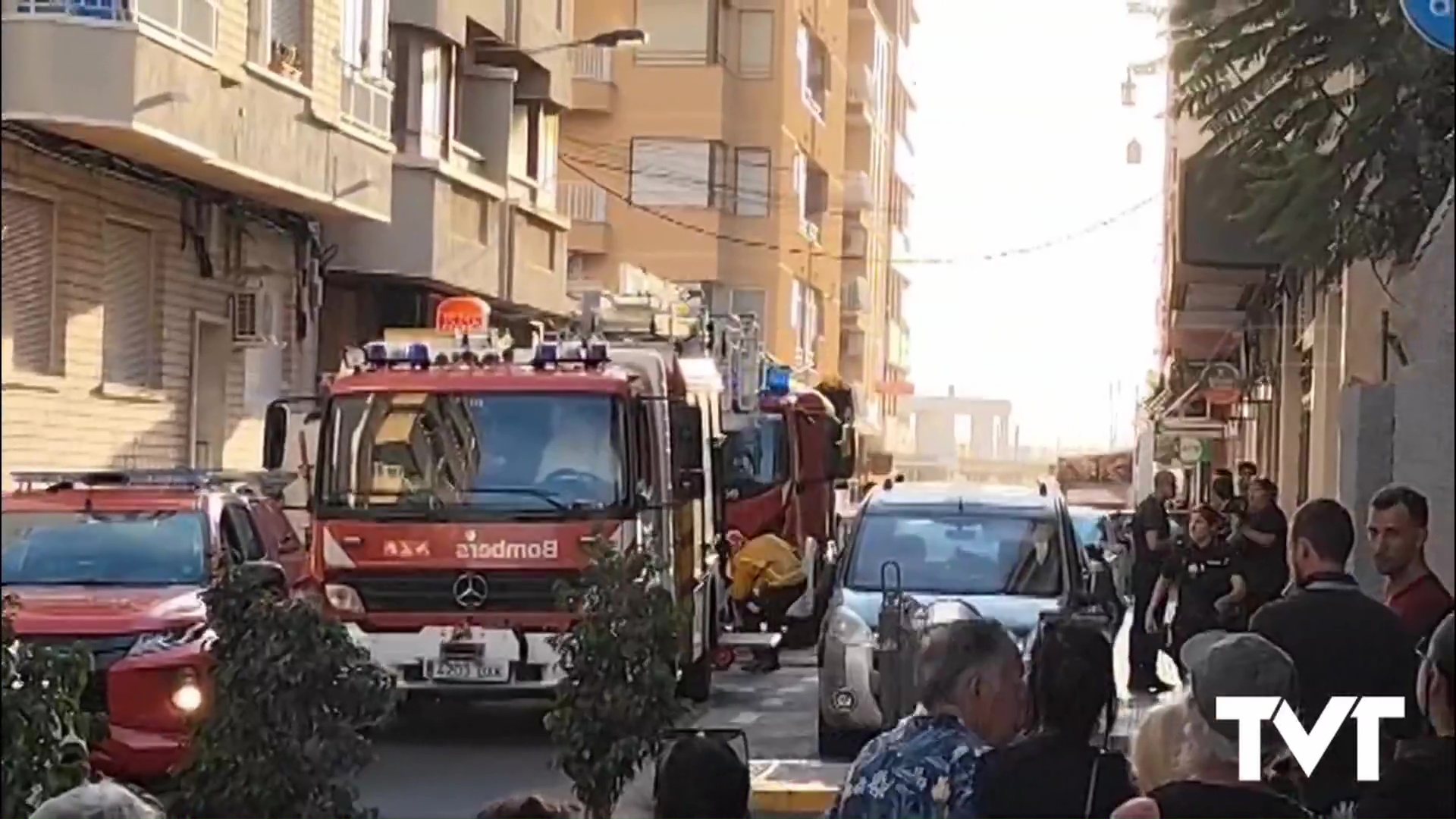 Imagen de Un incendio en una vivienda de una edificio ubicado en pleno centro de Torrevieja alerta a vecinos 