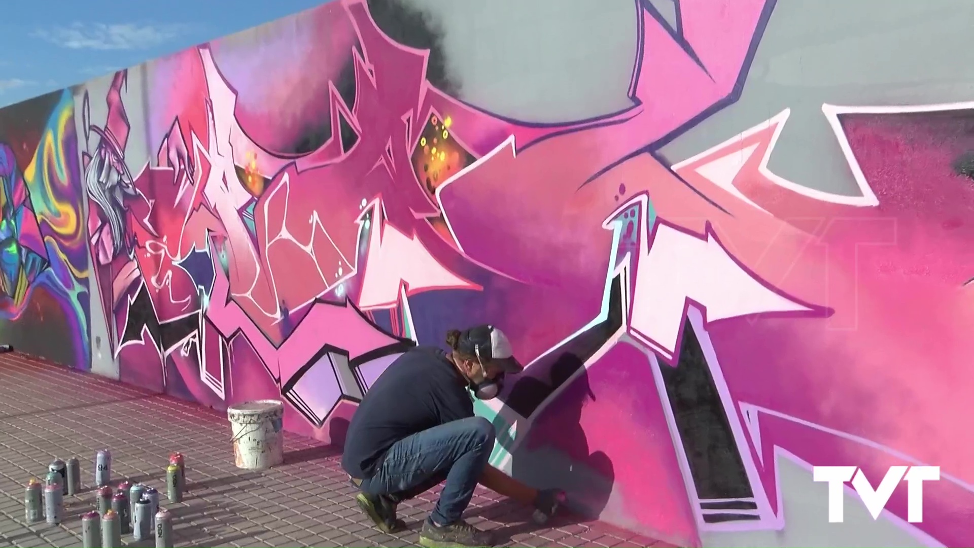 Imagen de Los participantes del II Concurso Nacional de Graffiti «House» convirtieron un muro blanco en una auténtica obra de arte con sus diseños 