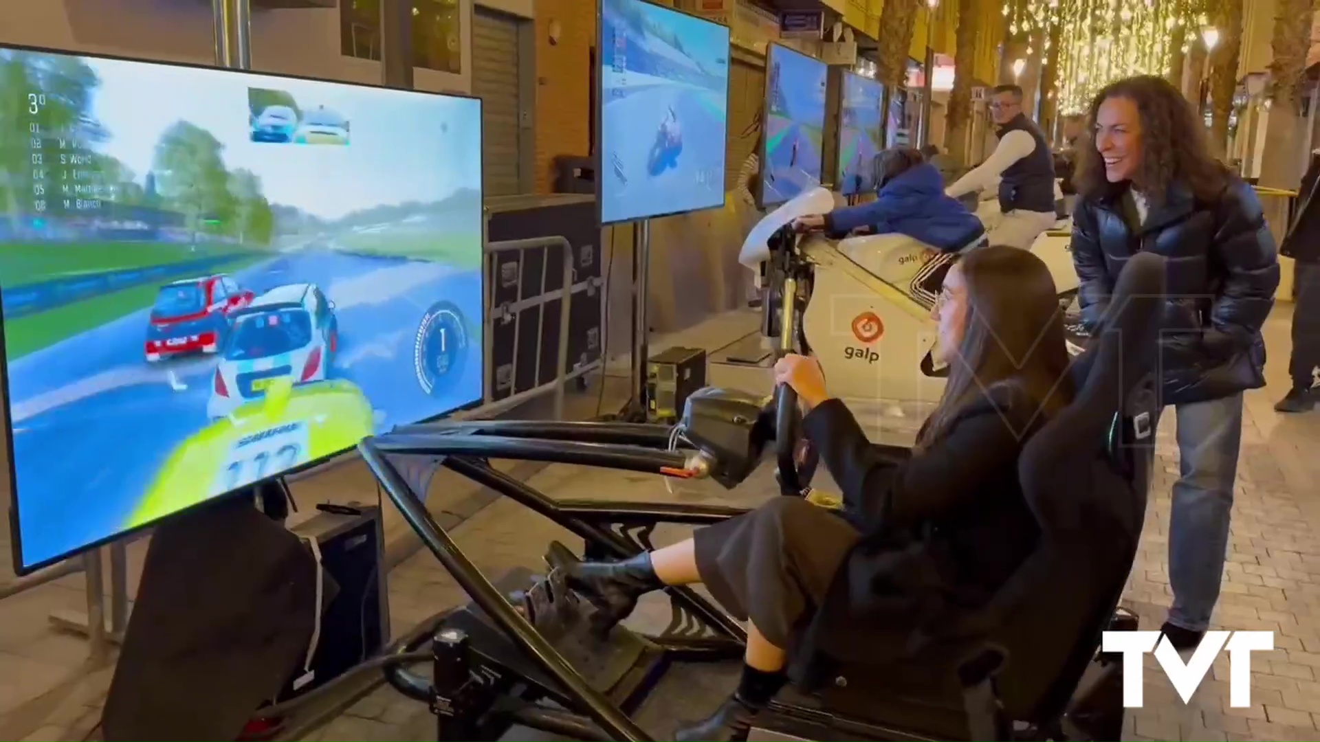 Imagen de Velocidad y emoción virtual en pleno centro de la ciudad