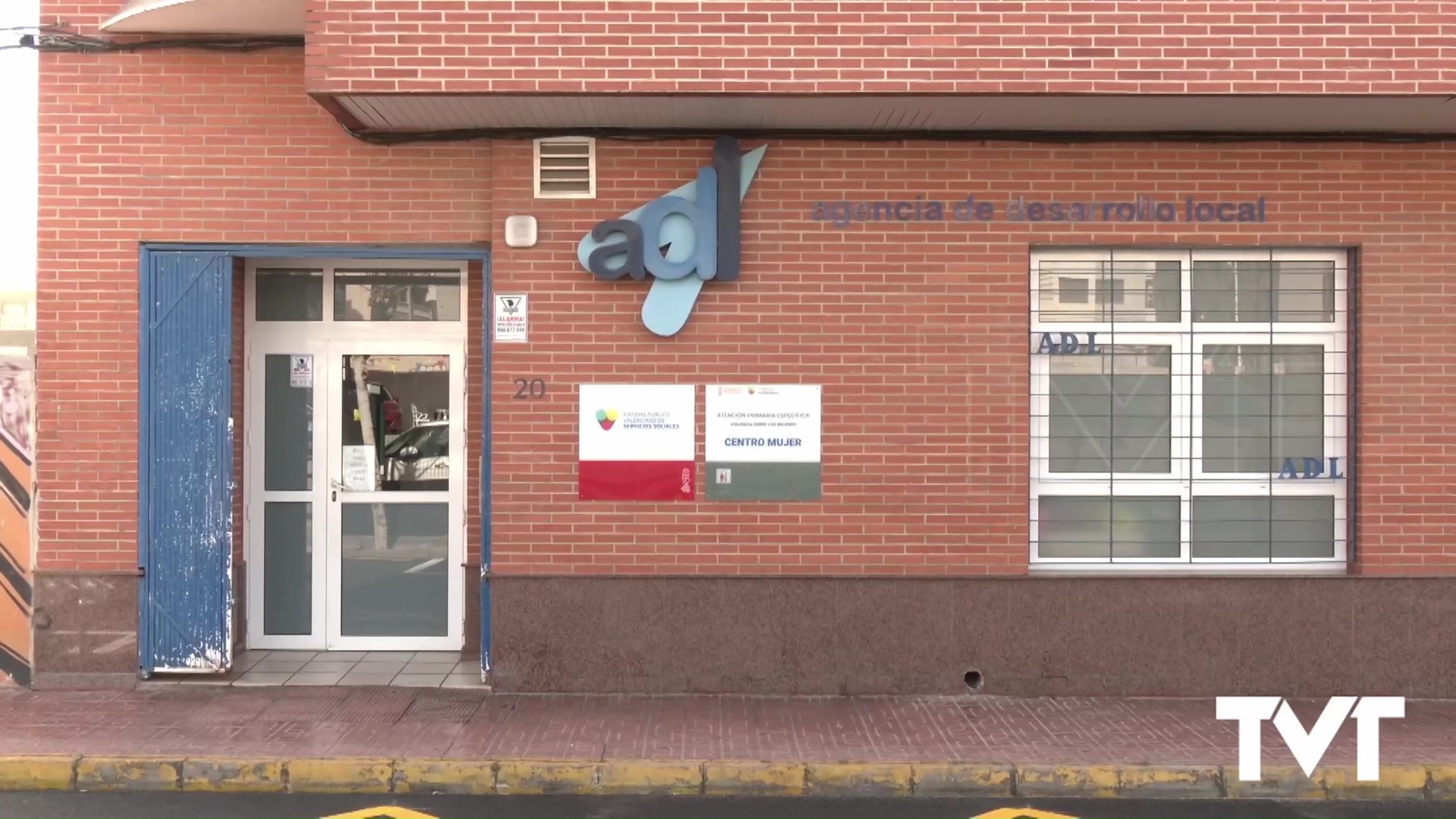 Imagen de La Generalitat recibe 20 ofertas para la contratación de la gestión de los Centros Mujer 24 y 14 horas de la Comunitat Valenciana de Dénia, Torrevieja, Elda y Elche