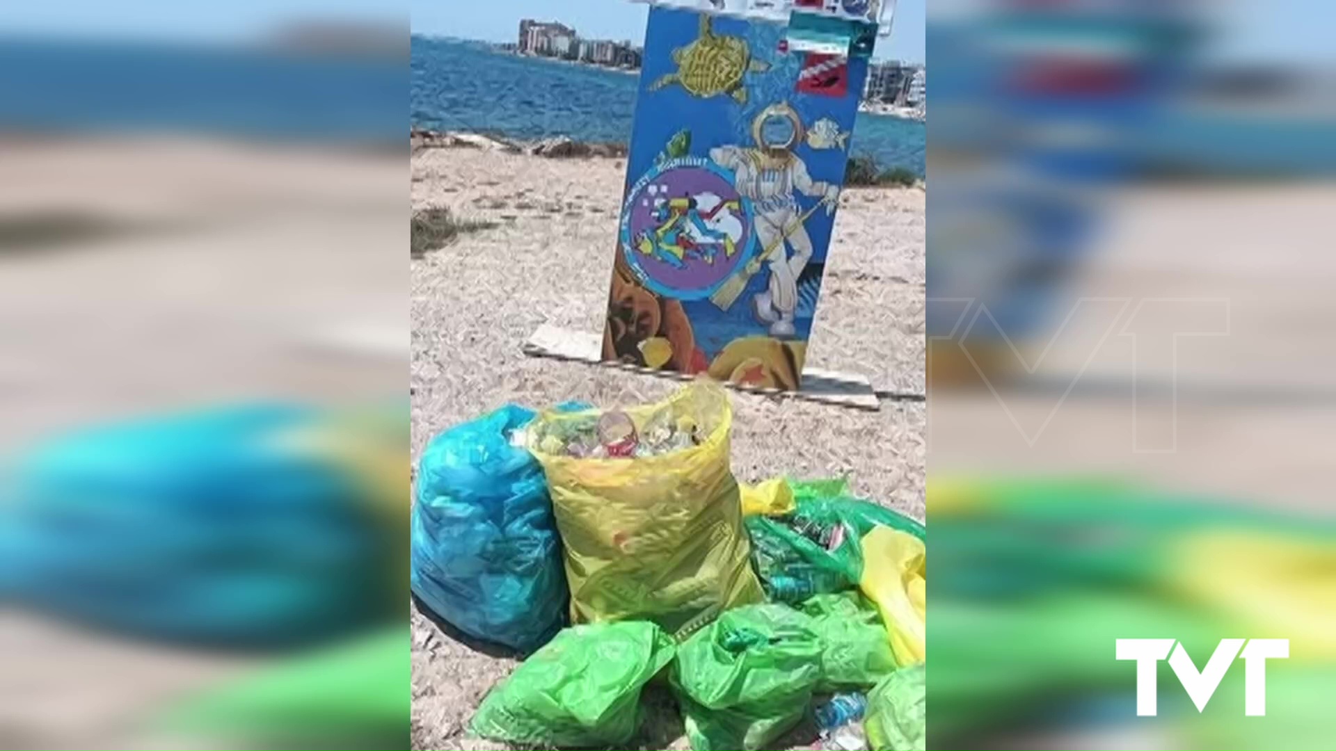 Imagen de Kilos y kilos de basuraleza retirada en calas y fondos marinos de Torrevieja 