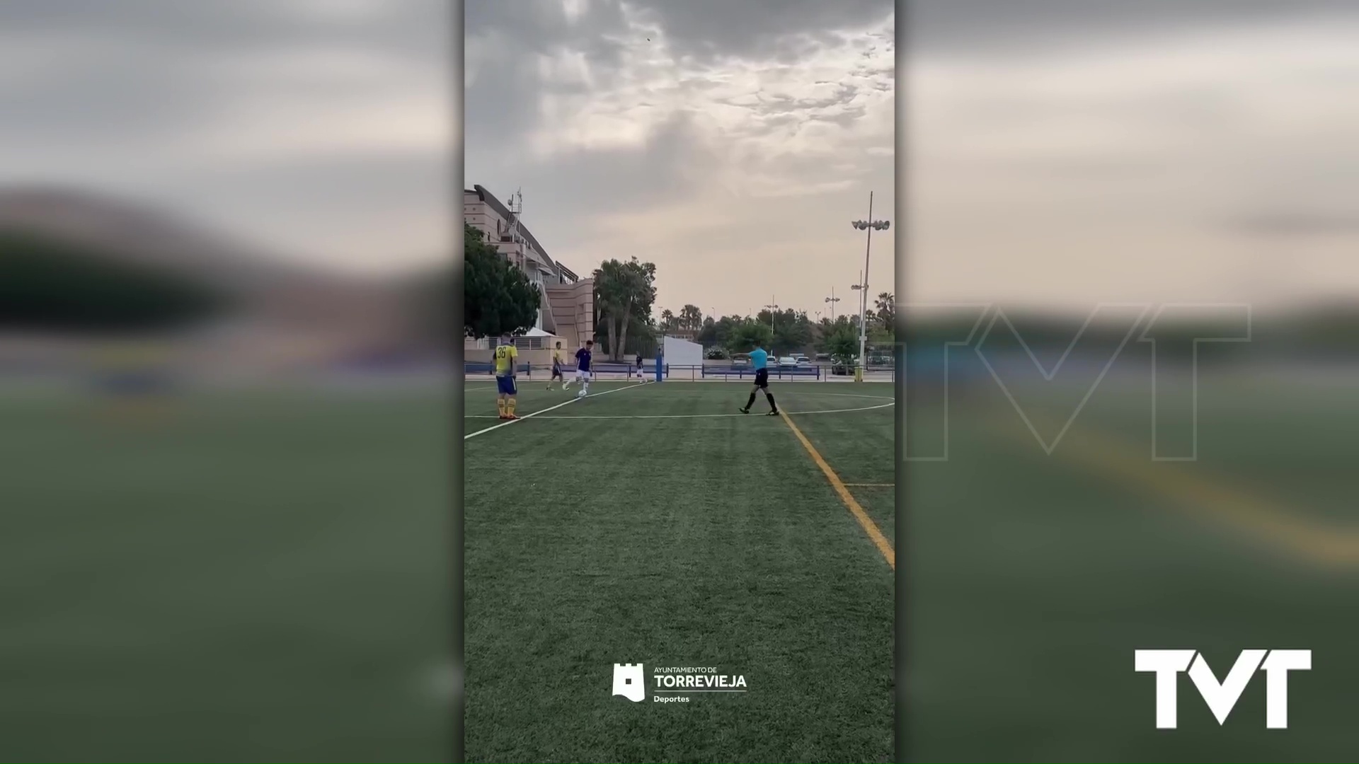 Imagen de Los 24 equipos de médicos de toda España ya están en Torrevieja disputando el XXXI Campeonato nacional de fútbol médico 