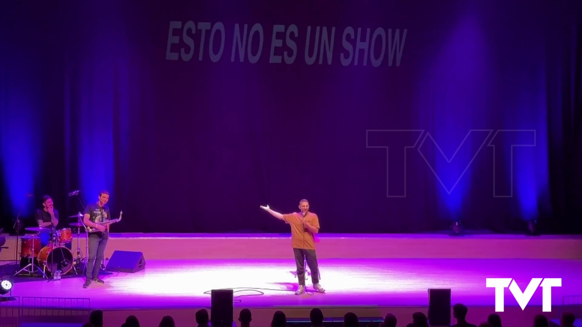 Imagen de El humorista Galder Varas triunfa en Torrevieja con «Esto no es un show»