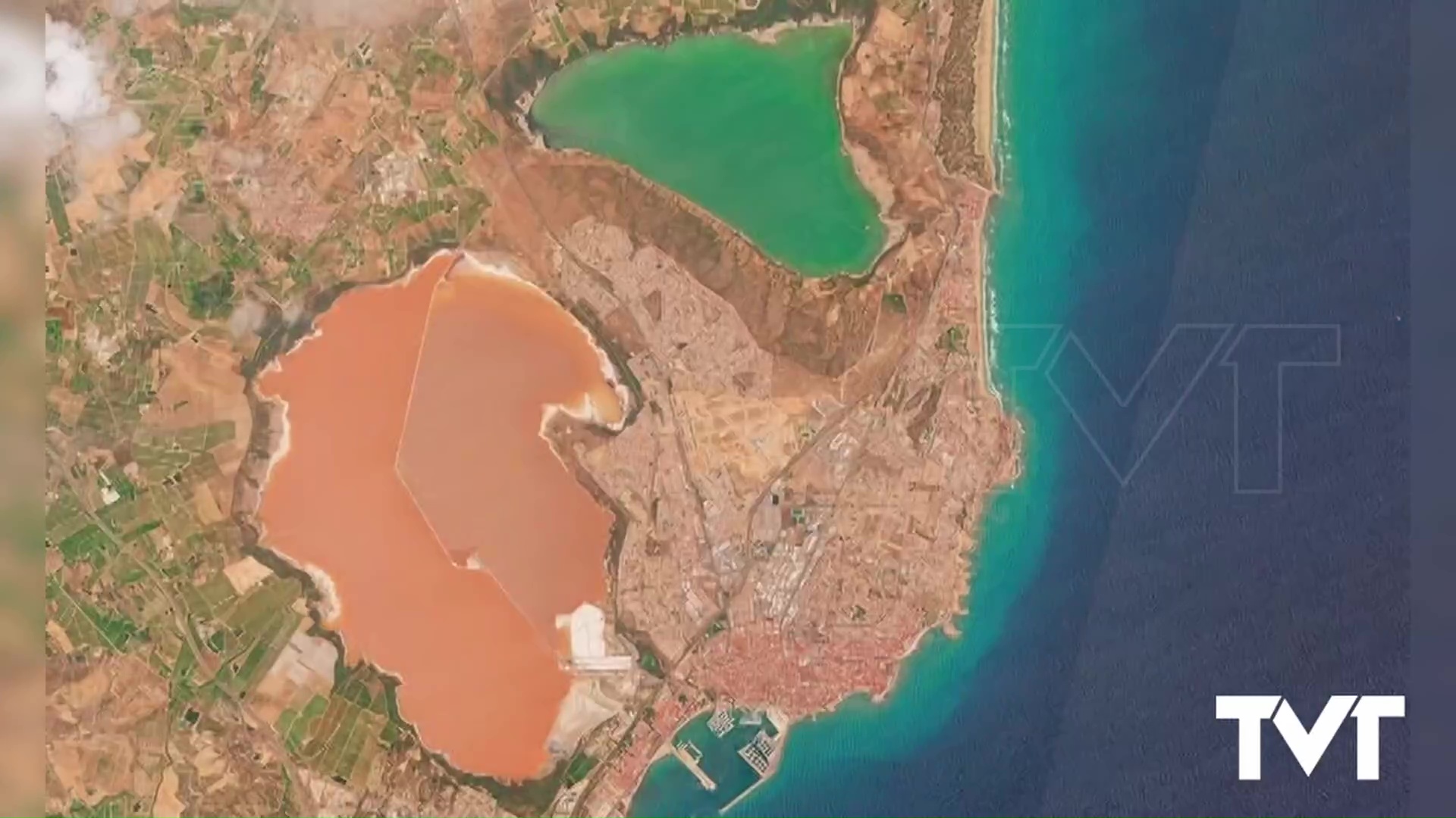 Imagen de Maravillosa imagen captada por satélite de las Lagunas de Torrevieja y La Mata 